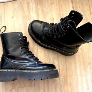 JADON DOC MARTENS